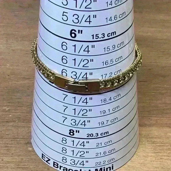 Gold and Rhinestone Vintage Clasp Bracelet - Picture 5 of 5